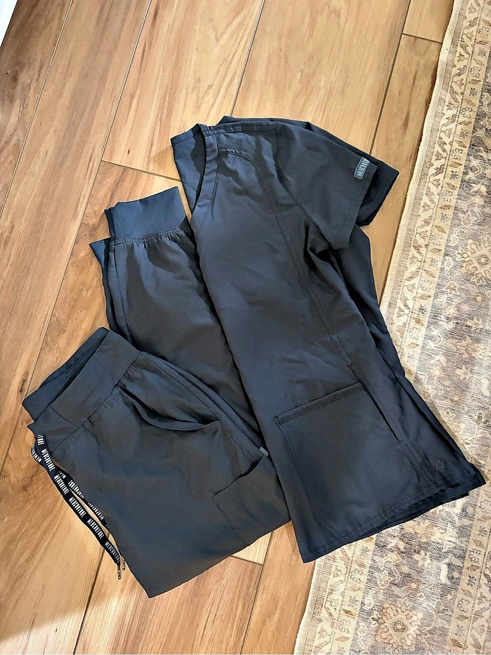 Med Couture V-Neck Scrub Top and Jogger Pant Set Black